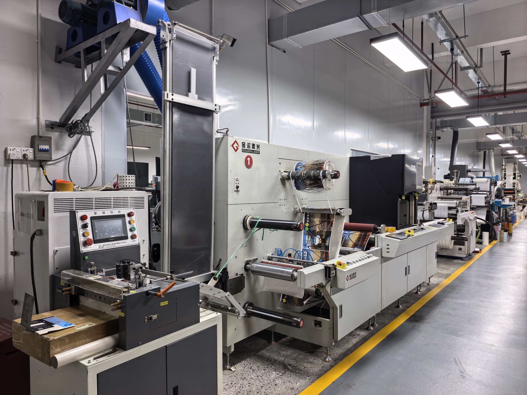 Digital laser cutting equipment for pressure-sensitive labels