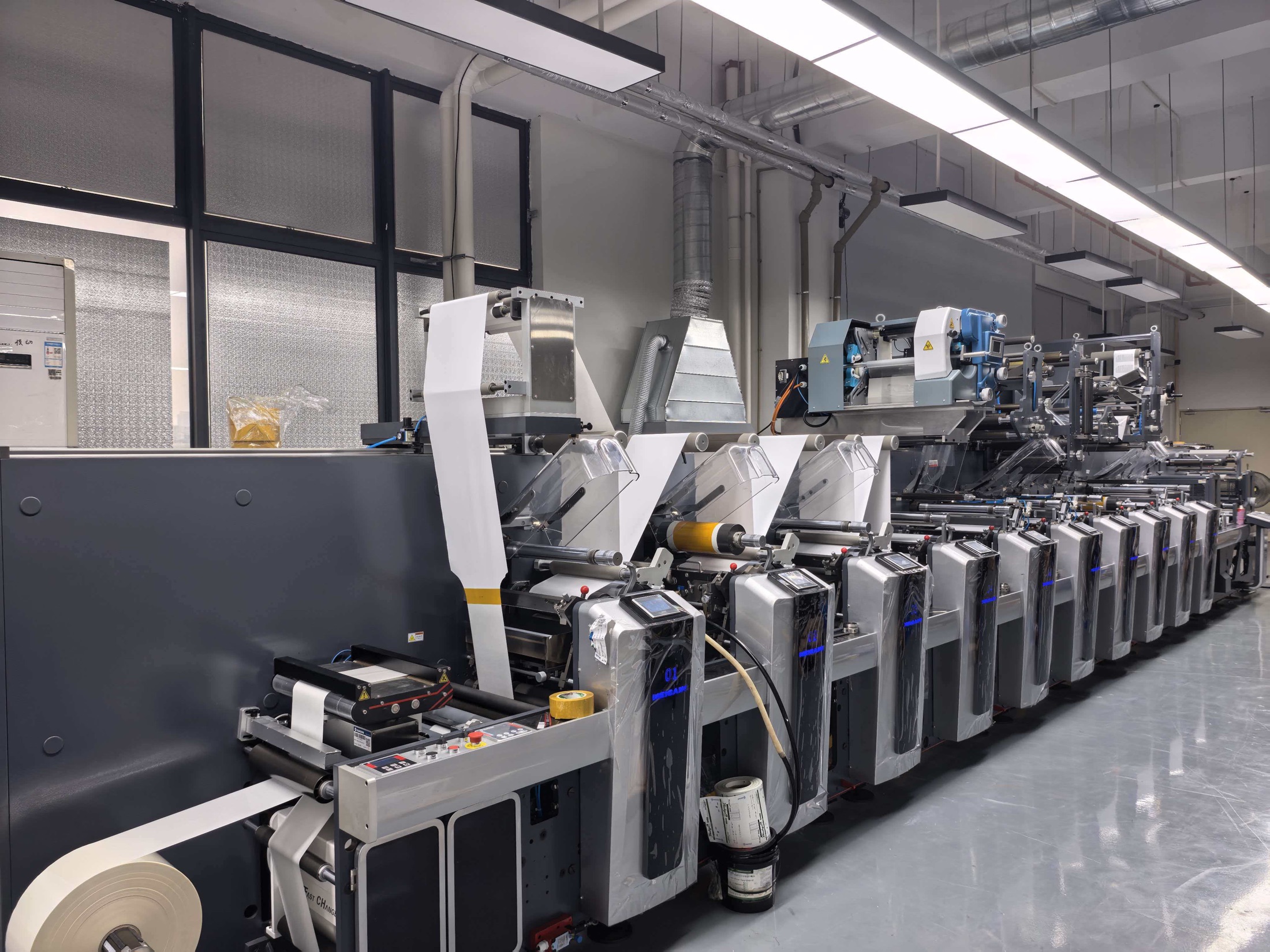 Vansenor Weigang flexographic label printing press